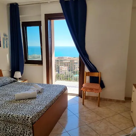 Via Pasquale Testa フォルミア