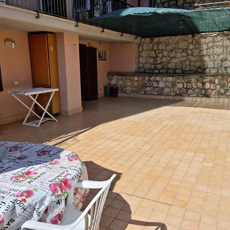 Via Pasquale Testa * フォルミア