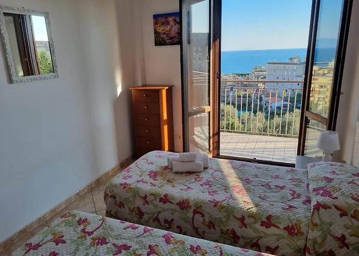 Via Pasquale Testa Nyaraló Formia