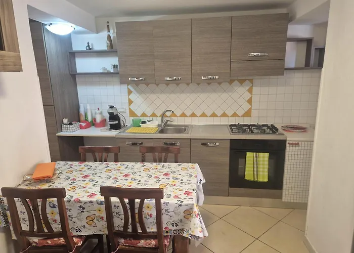 Via Pasquale Testa Nyaraló